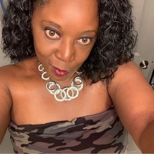 Meet your Posher, Jacqueline